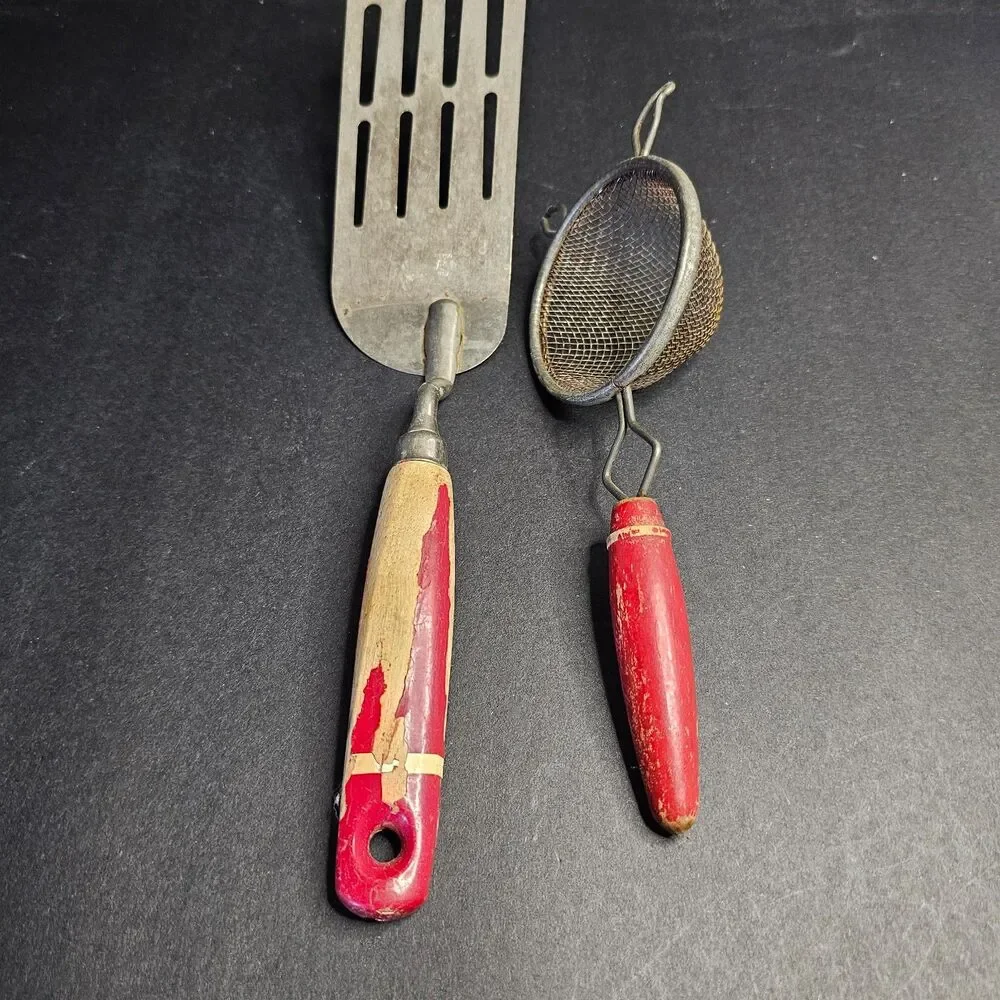 Vtg Wooden Red Handled Strainer 8